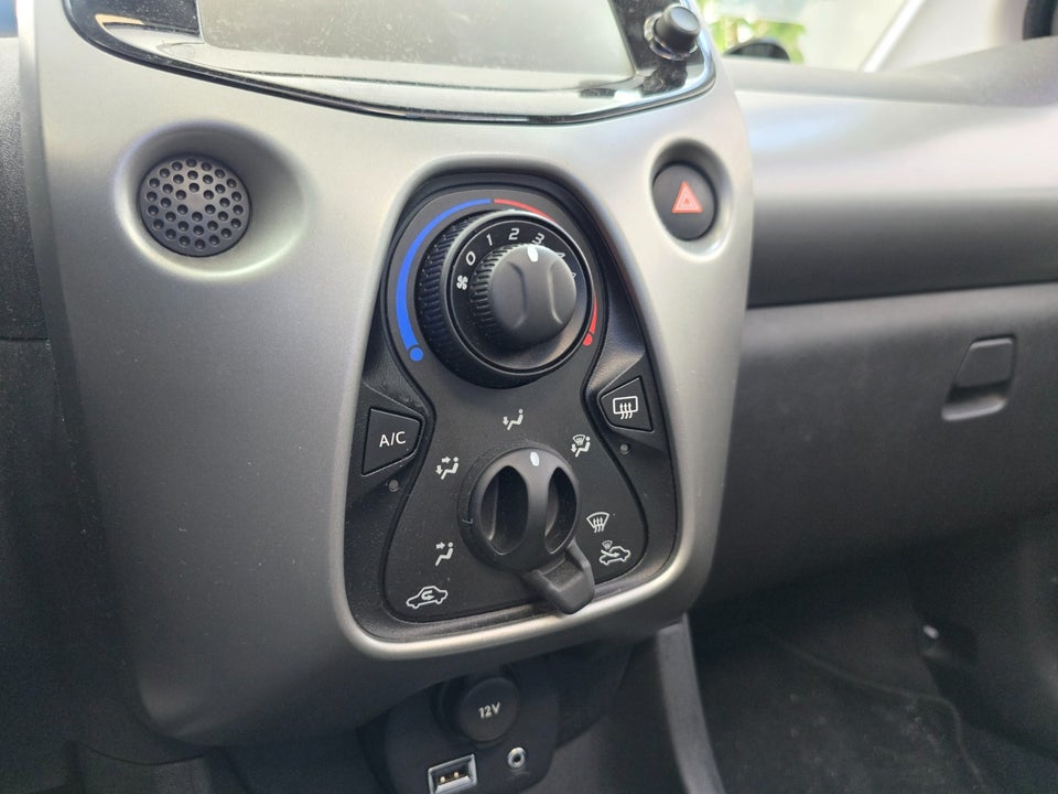 Toyota Aygo 1,0 VVT-i x-sky 5d