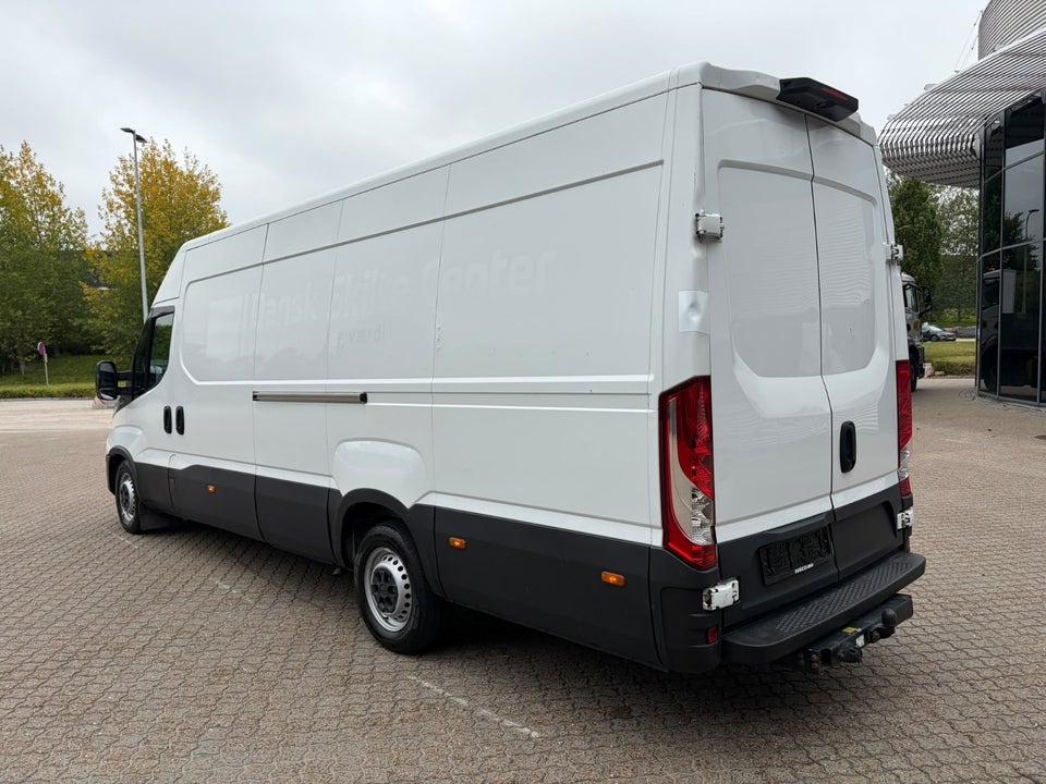 Iveco Daily 2,3 35S16 16m³ Van AG8