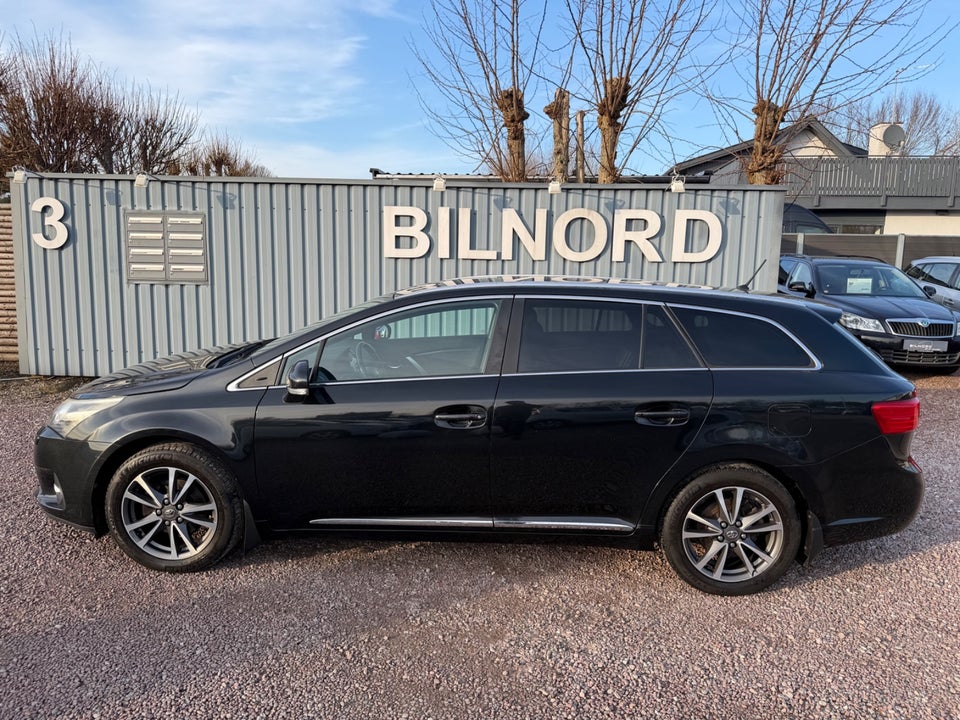 Toyota Avensis 1,8 VVT-i T2 Premium stc. 5d