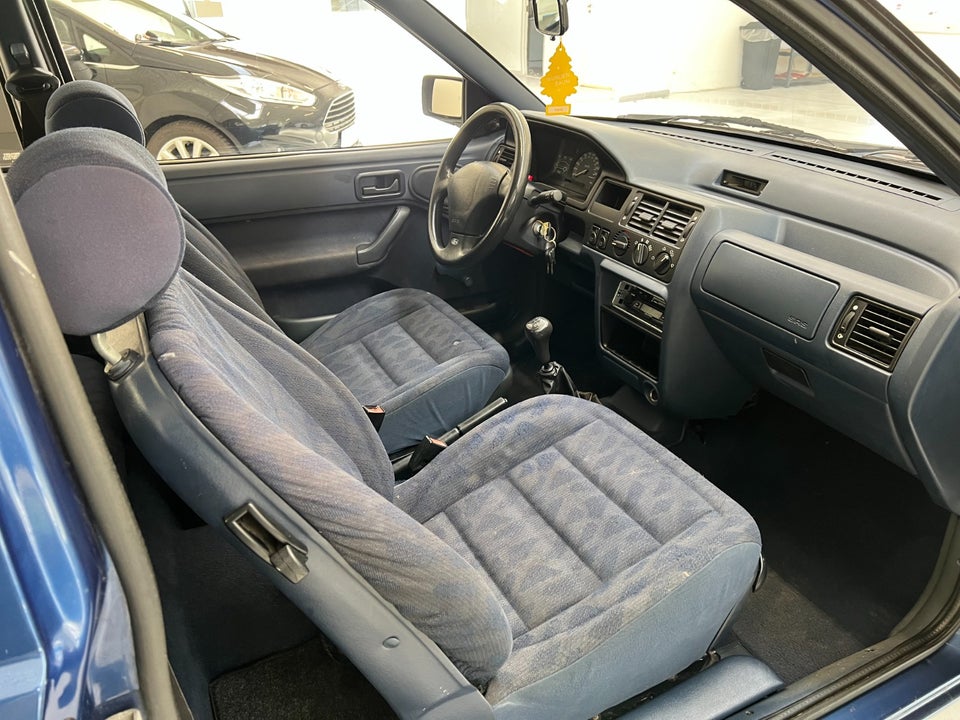 Ford Escort 1,6i CL Fashion 3d