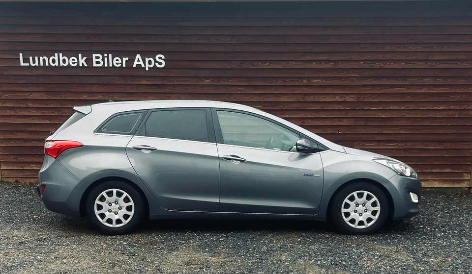 Hyundai i30 1,6 CRDi 110 Style CW Eco 5d