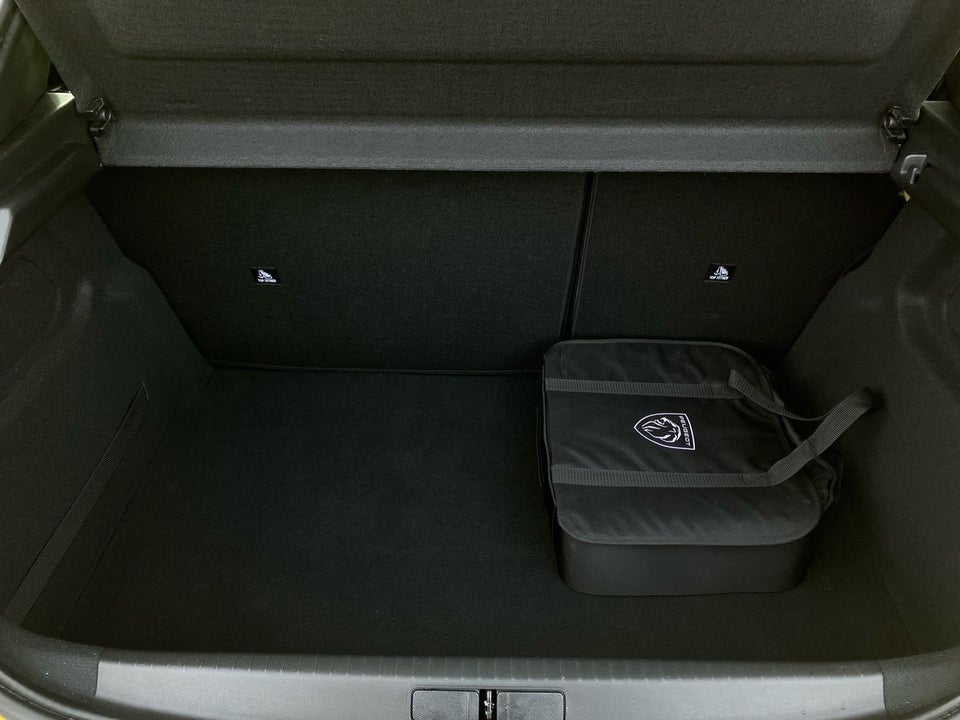 Peugeot e-208 50 Style 5d