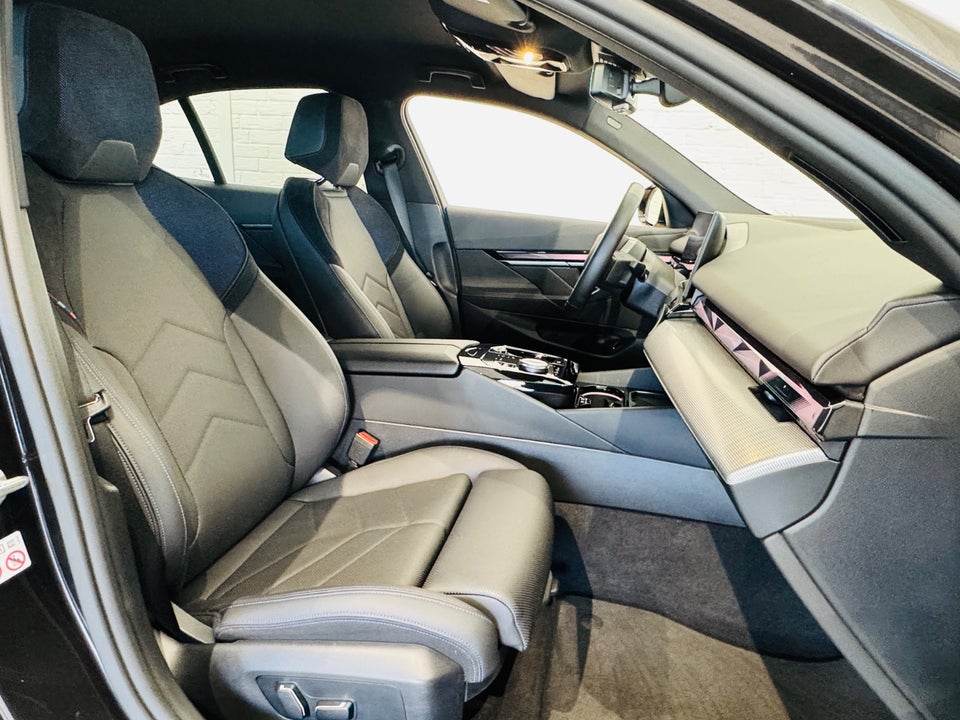 BMW i5 eDrive40 M-Sport 4d