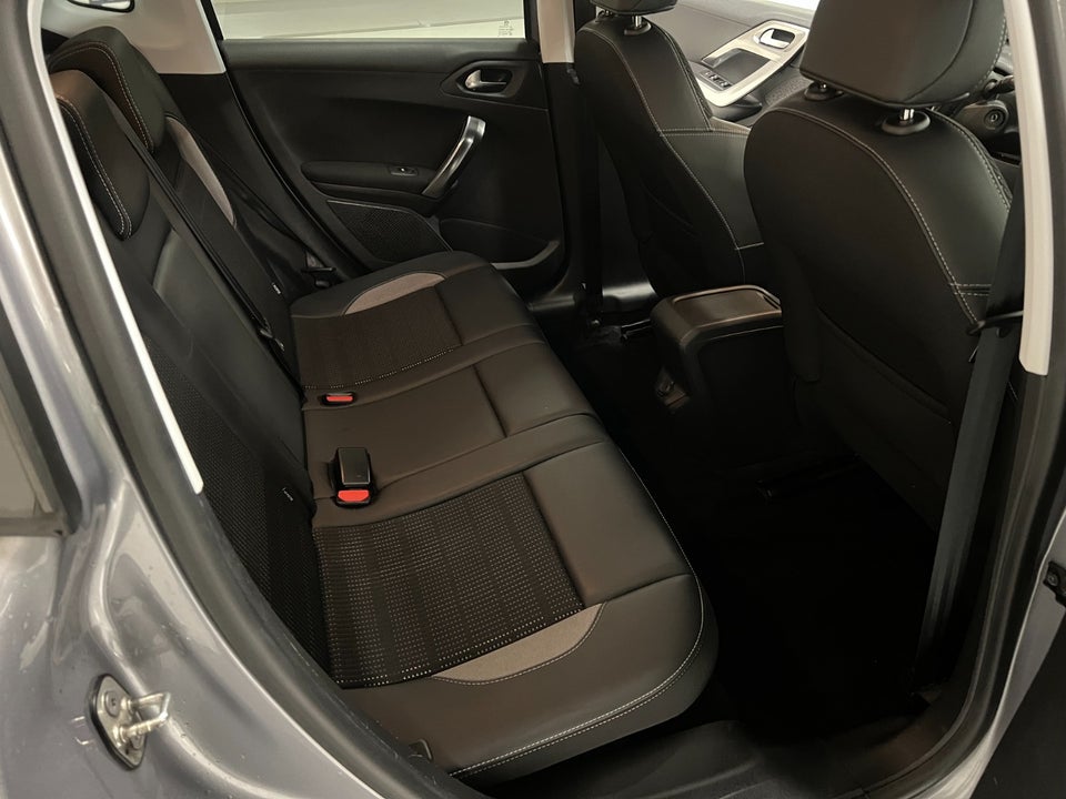 Peugeot 2008 1,6 BlueHDi 100 Allure 5d