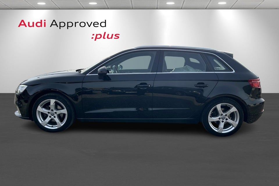 Audi A3 30 TFSi Sportback  S-tr. 5d