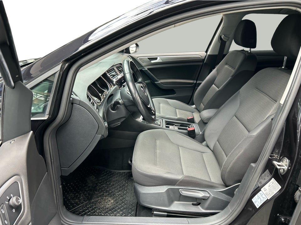 VW Golf VII 1,6 TDi 115 Comfortline Variant 5d