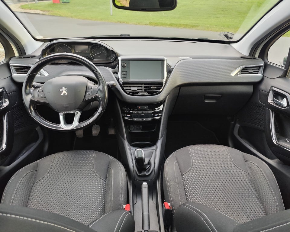 Peugeot 208 1,6 BlueHDi 100 Allure Sky 5d