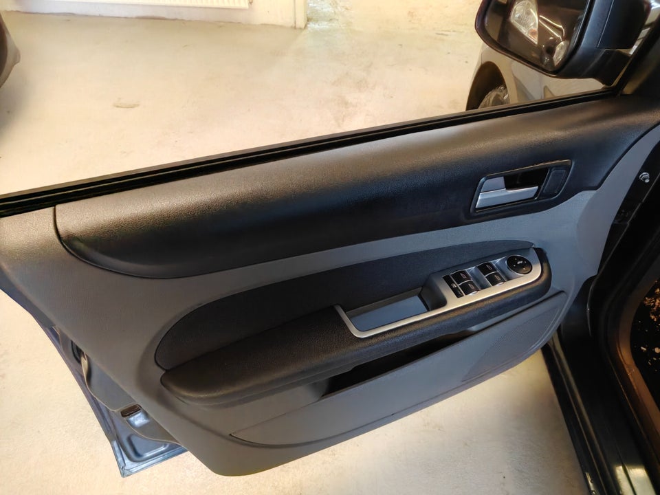 Ford Focus 1,6 Trend Collection stc. 5d