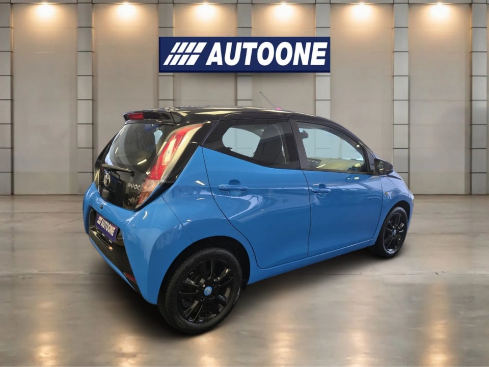 Toyota Aygo 1,0 VVT-i x-play 5d