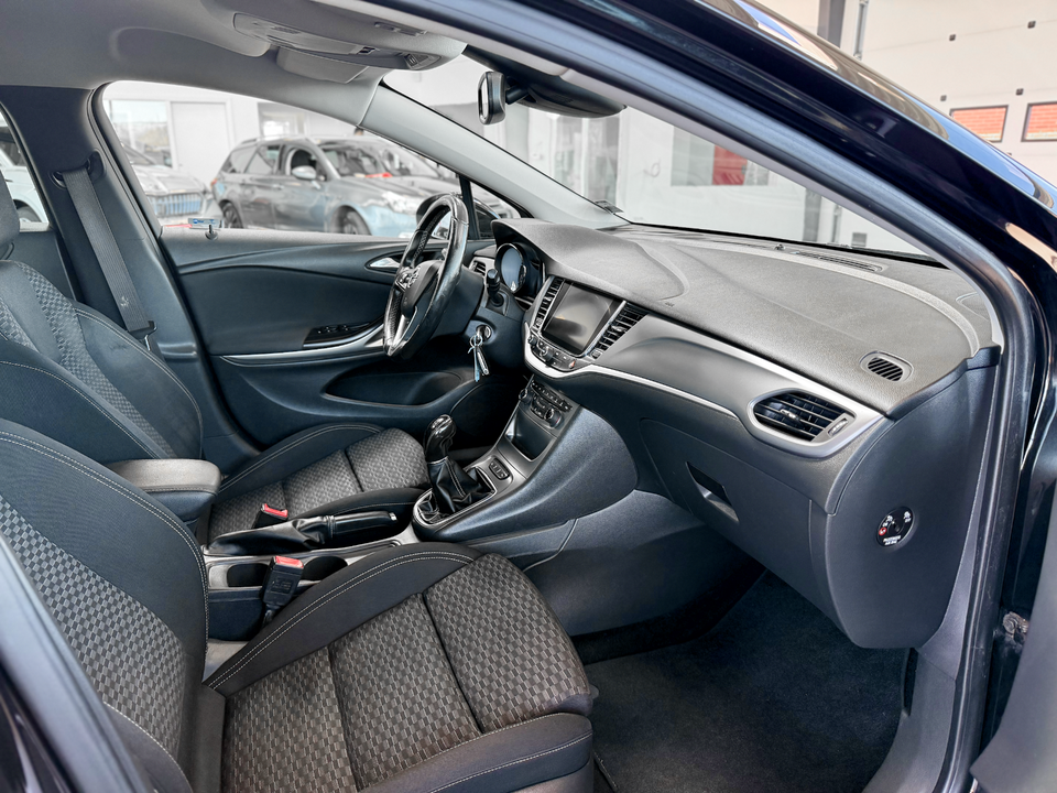 Opel Astra 1,6 CDTi 110 Enjoy Sports Tourer 5d