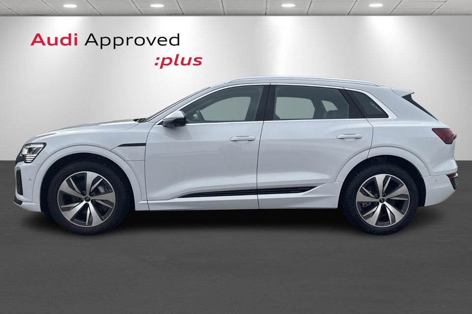 Audi Q8 e-tron 55 S-line quattro 5d