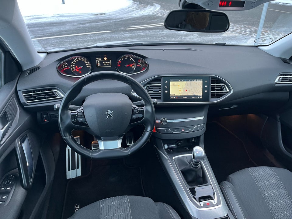 Peugeot 308 1,5 BlueHDi 130 Allure+ Sky SW 5d