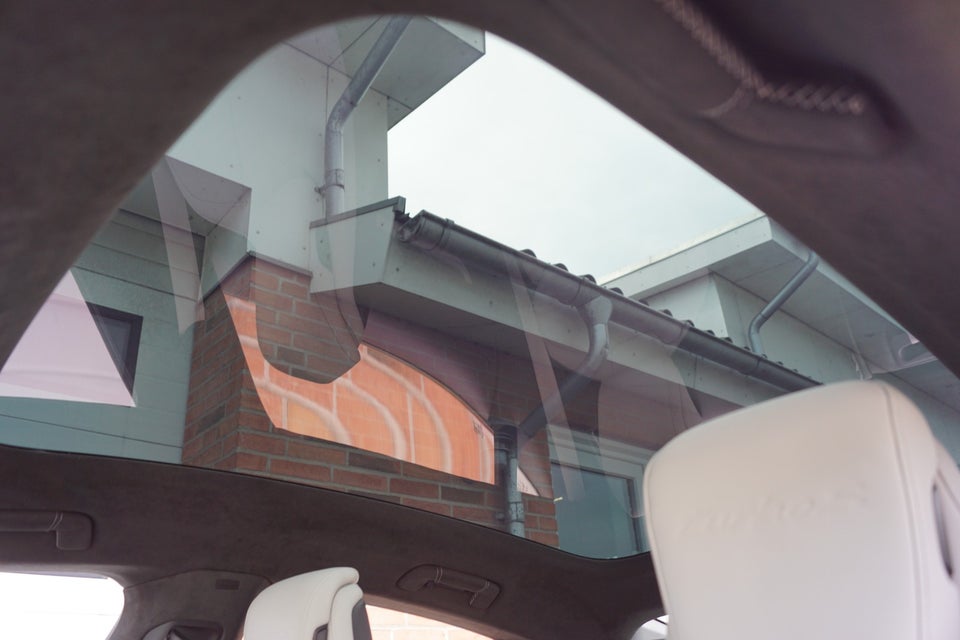 Porsche Taycan Turbo S Performance+  4d