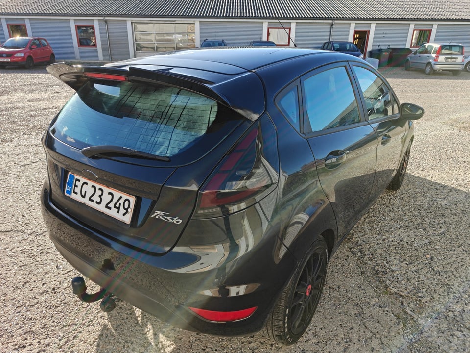 Ford Fiesta 1,4 TDCi 70 Titanium 5d