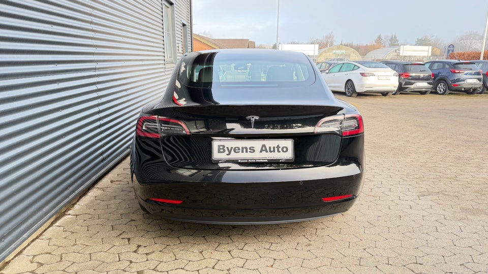 Tesla Model 3 RWD 4d