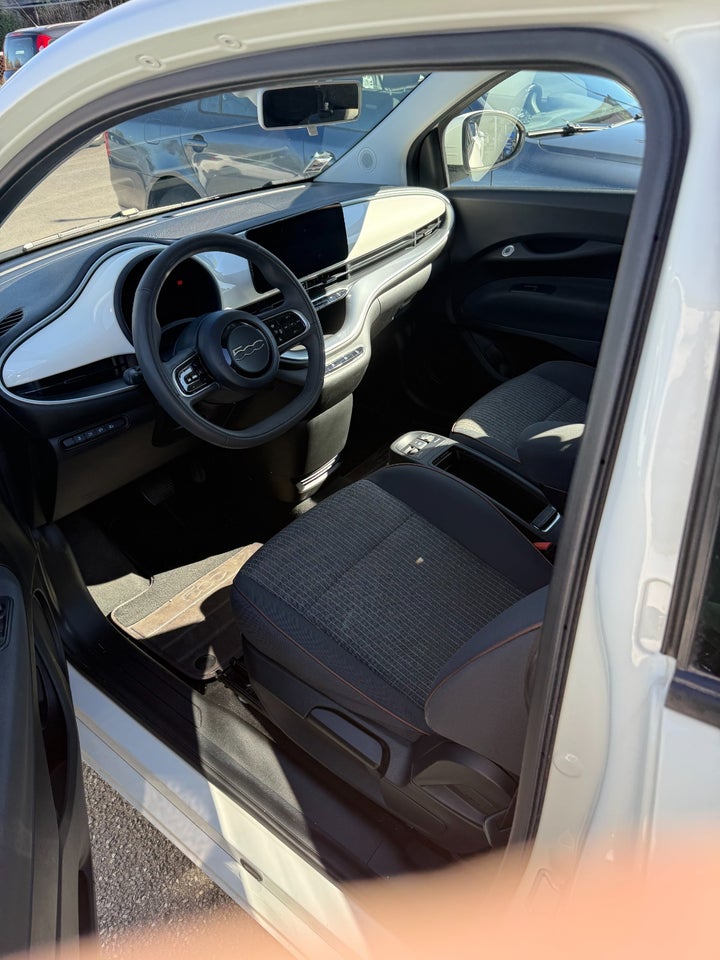 Fiat 500e 42 Icon 3d