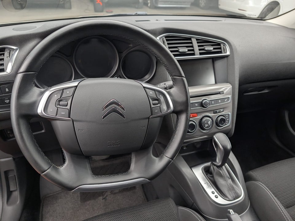 Citroën C4 1,6 BlueHDi 120 Challenge EAT6 5d