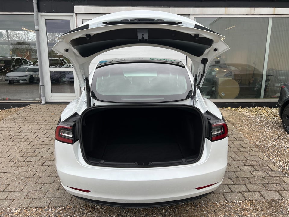 Tesla Model 3 RWD 4d