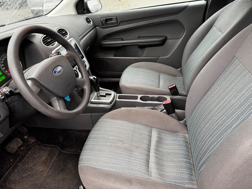 Ford Focus 1,6 Ambiente aut. 3d