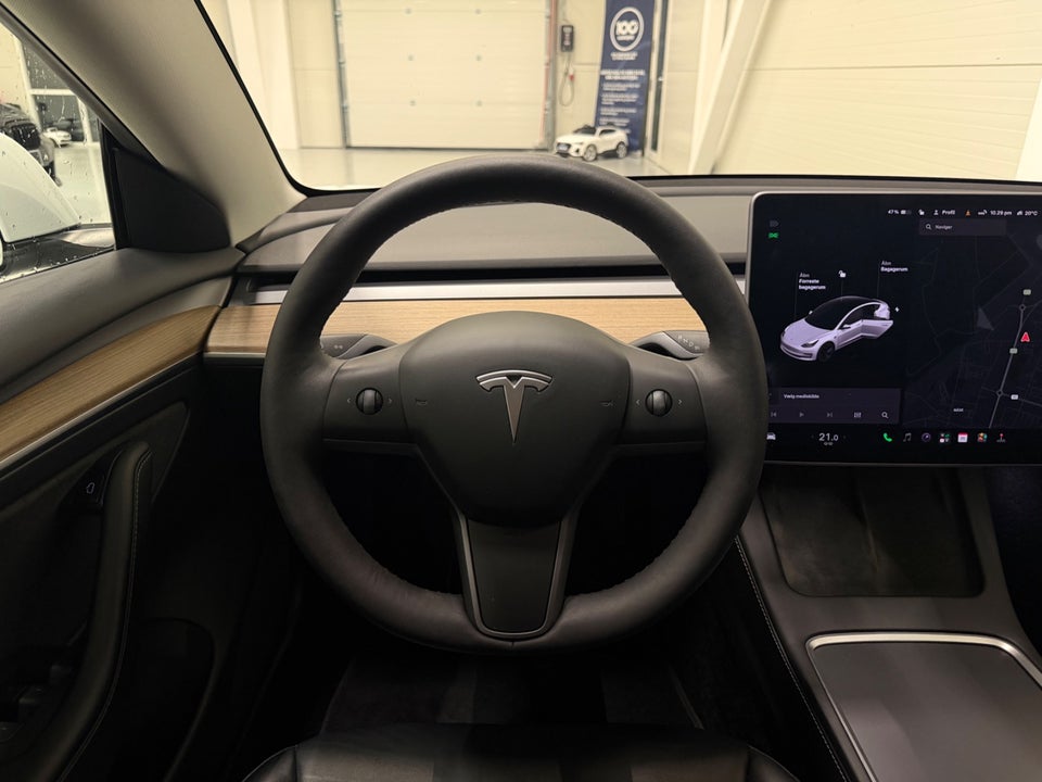 Tesla Model 3 Long Range AWD 4d