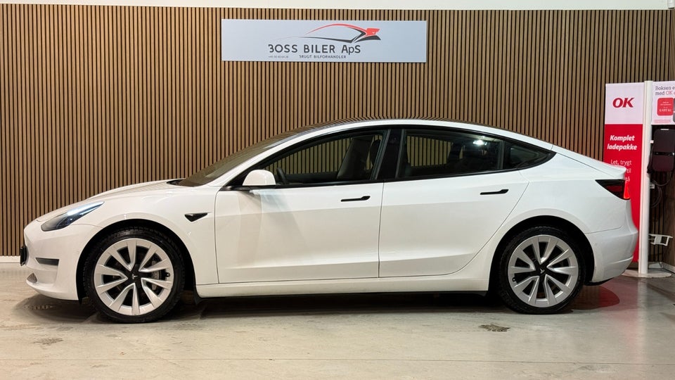 Tesla Model 3 Long Range AWD 4d