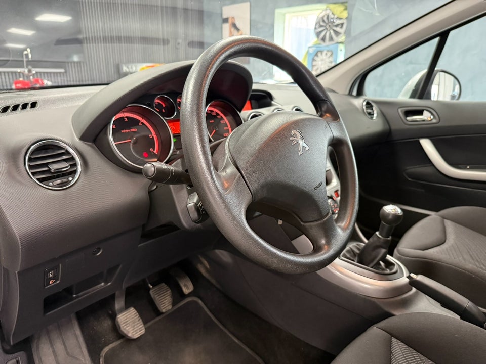 Peugeot 308 1,6 HDi 92 Access stc. 5d