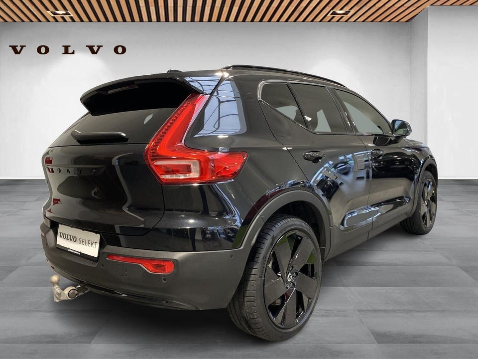 Volvo EX40 Extended Range Black Edition 5d