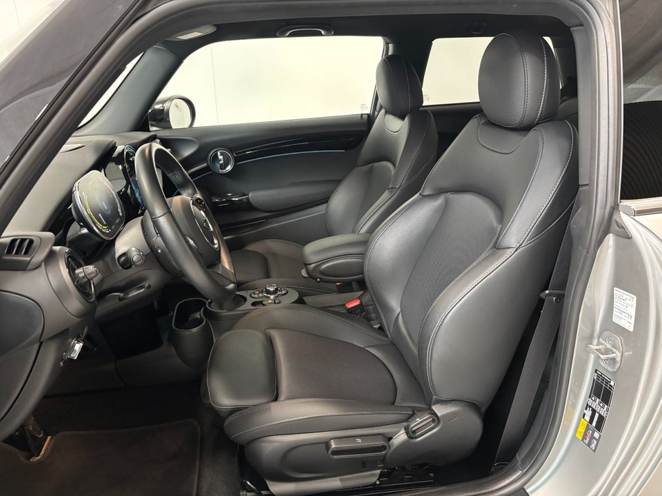 MINI Cooper SE Classic Trim 3d