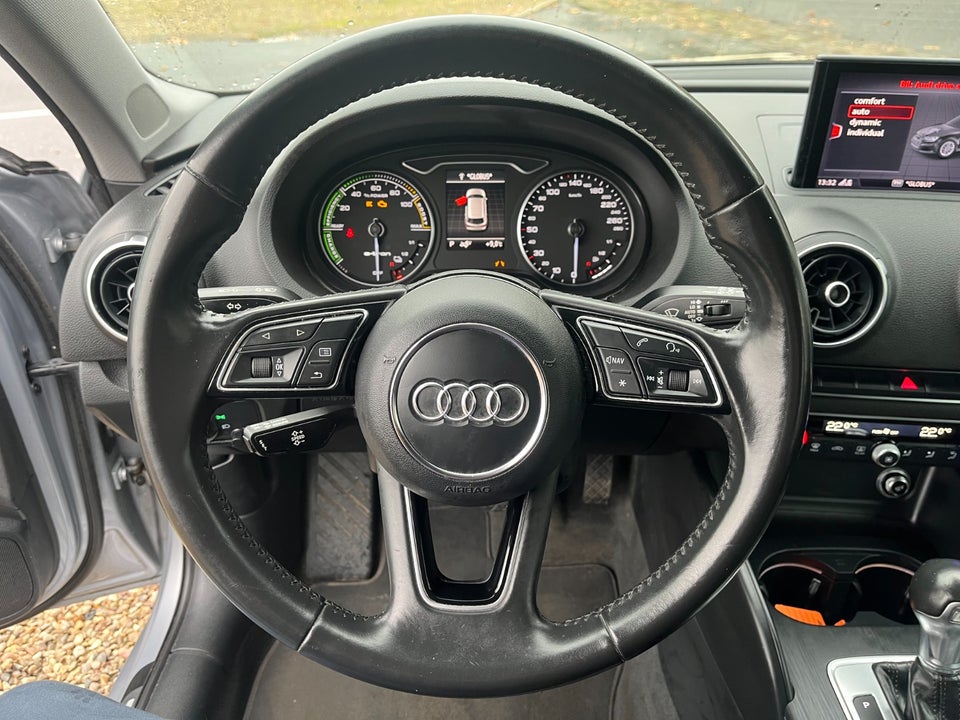 Audi A3 1,4 e-tron Sportback S-tr. 5d
