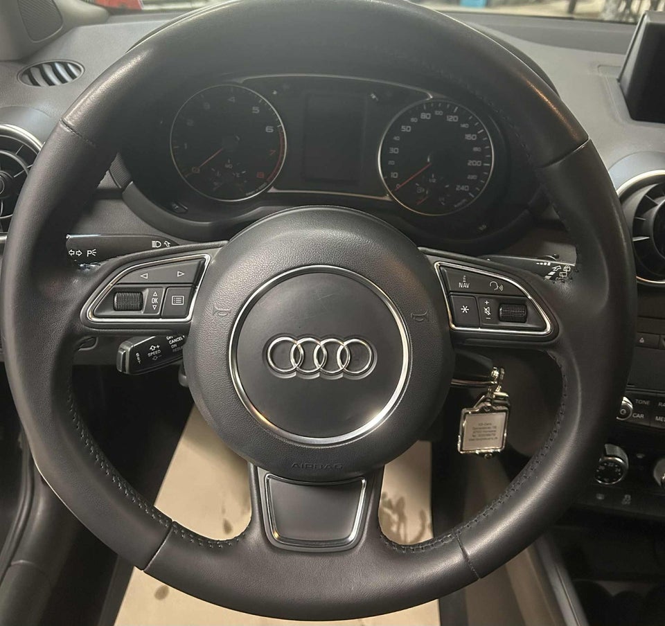 Audi A1 1,4 TFSi 122 Attraction Sportback 5d