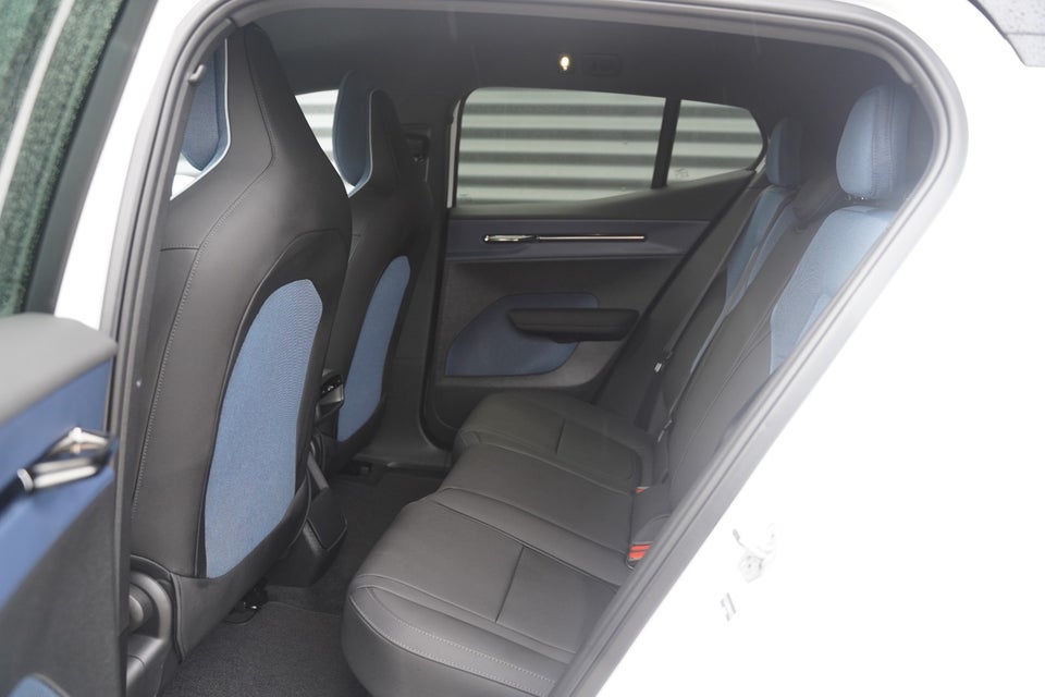 Volvo EX30 Twin Performance Plus 5d