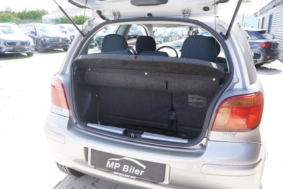 Toyota Yaris 1,3 Luna 3d