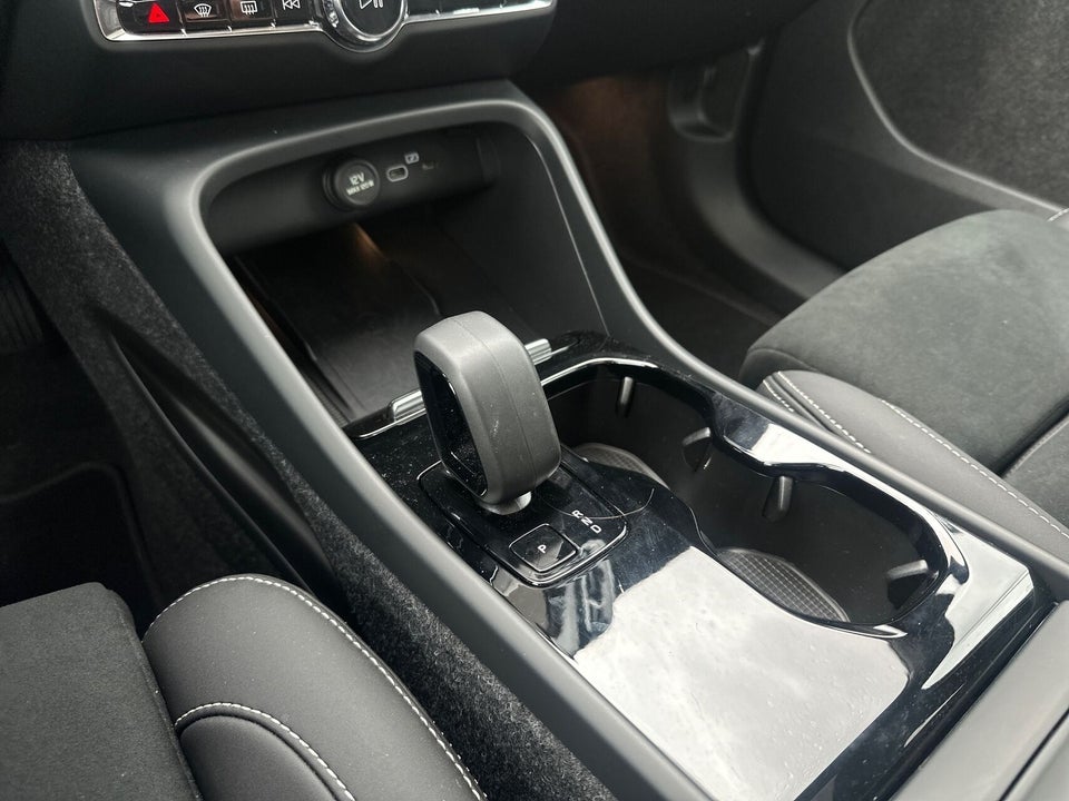 Volvo EC40 Twin Black Edition 5d