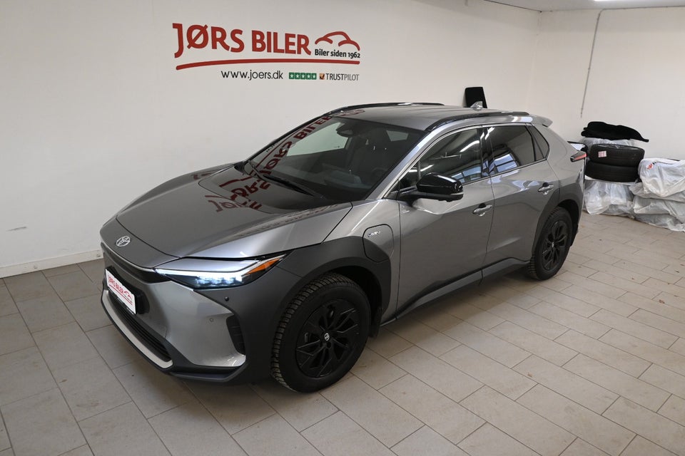 Toyota bZ4X Executive AWD 5d