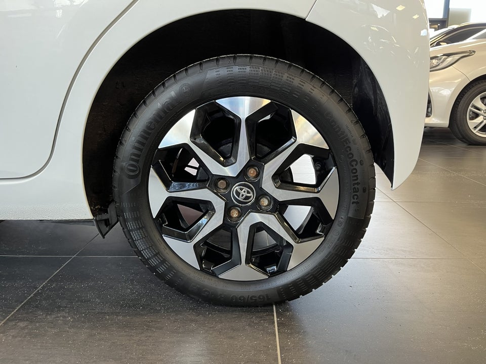 Toyota Aygo 1,0 VVT-i x-press 5d