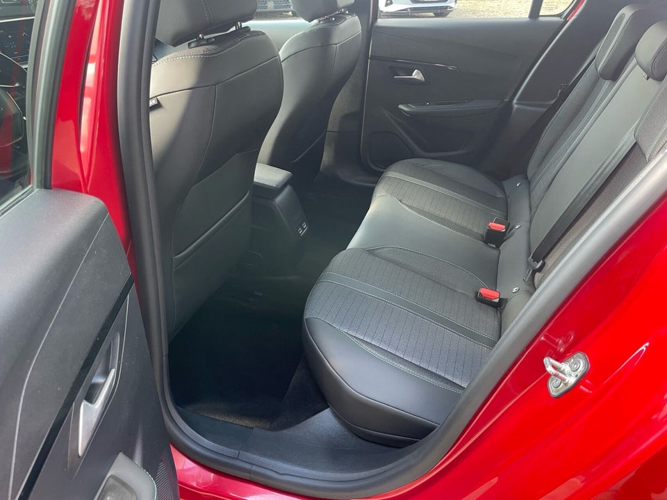 Peugeot 208 1,2 PureTech 100 Allure+ 5d
