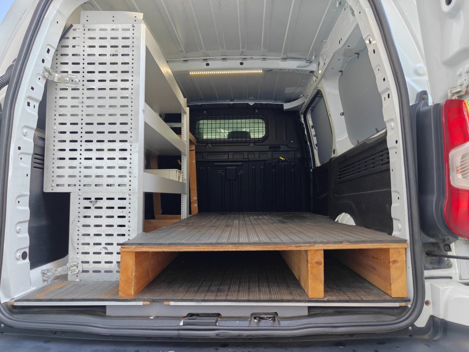 Peugeot Partner 1,5 BlueHDi 100 L1V1 Ultimate Van