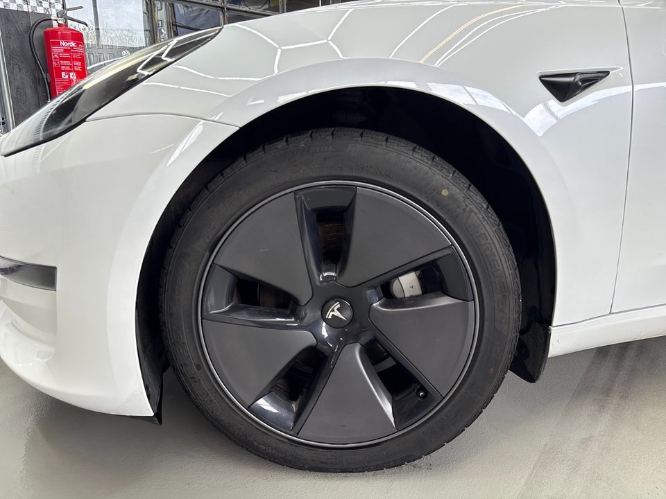 Tesla Model 3 Long Range AWD 4d