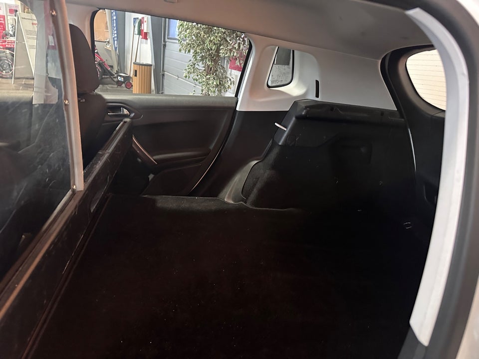 Peugeot 2008 1,4 HDi 68 Active Van 5d