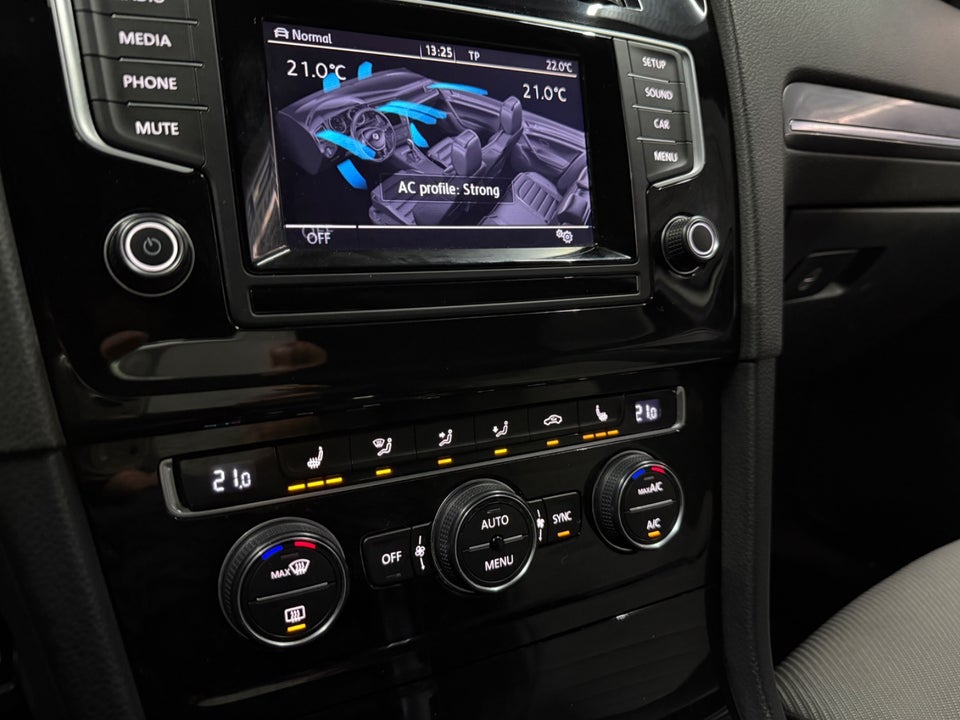 VW Golf VII 1,4 TSi 140 R-line DSG BMT 5d