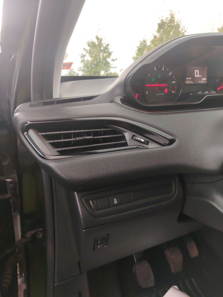 Peugeot 208 1,0 VTi Active 5d