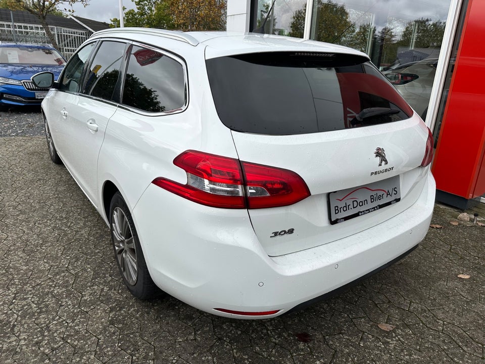 Peugeot 308 1,2 e-THP 130 Allure Sky SW 5d