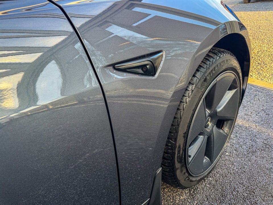 Tesla Model 3 RWD 4d