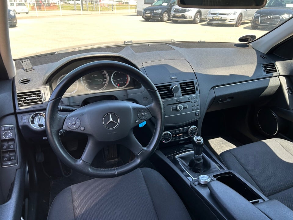 Mercedes C200 2,2 CDi Elegance stc. BE 5d