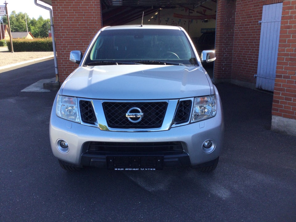 Nissan Navara 2,5 dCi 190 King Cab LE 2d