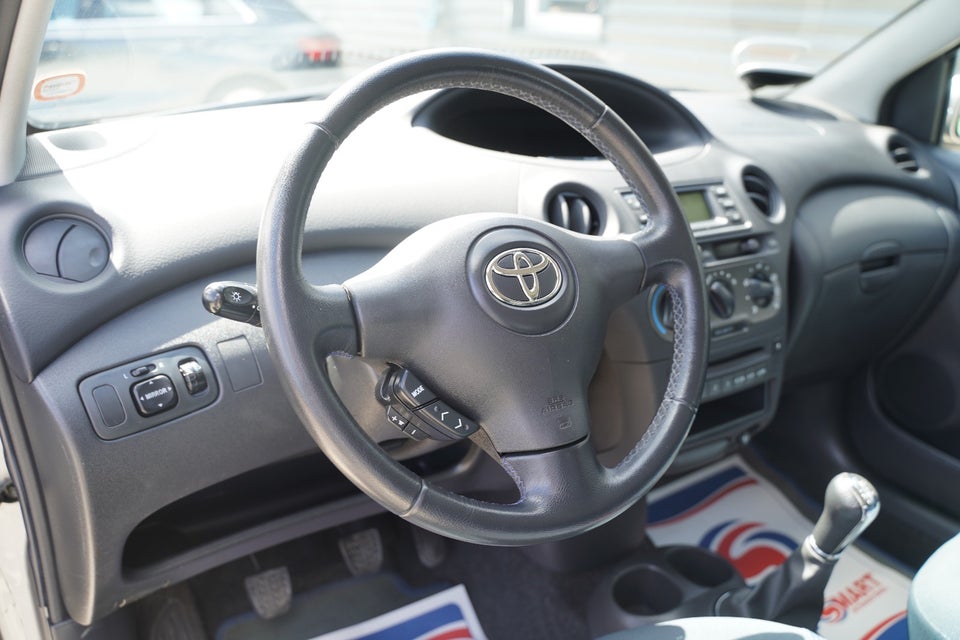 Toyota Yaris 1,3 Luna 3d