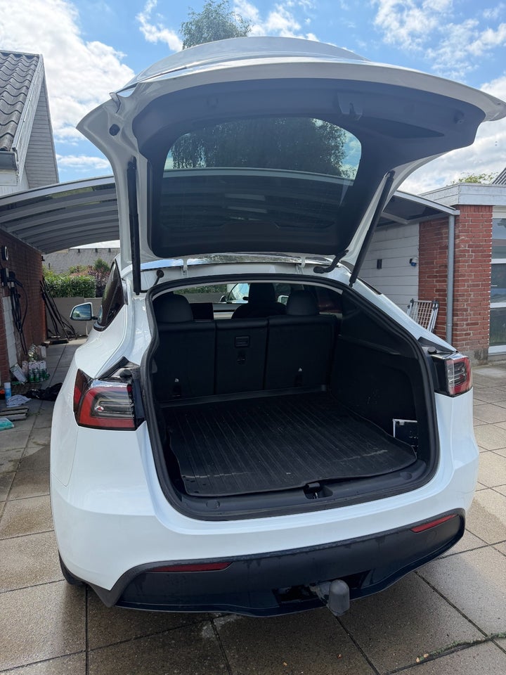 Tesla Model Y Long Range AWD 5d