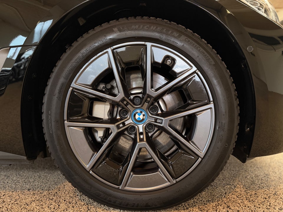 BMW i4 eDrive35 Charged 5d
