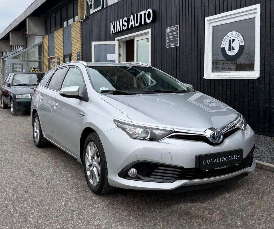 Toyota Auris 1,8 Hybrid H3 Touring Sports CVT 5d
