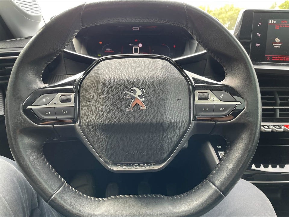 Peugeot 208 1,5 BlueHDi 100 Allure Sky 5d